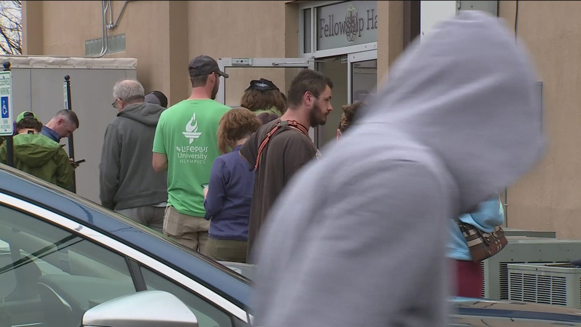 Lines form at the polls as election day begins | 5newsonline.com