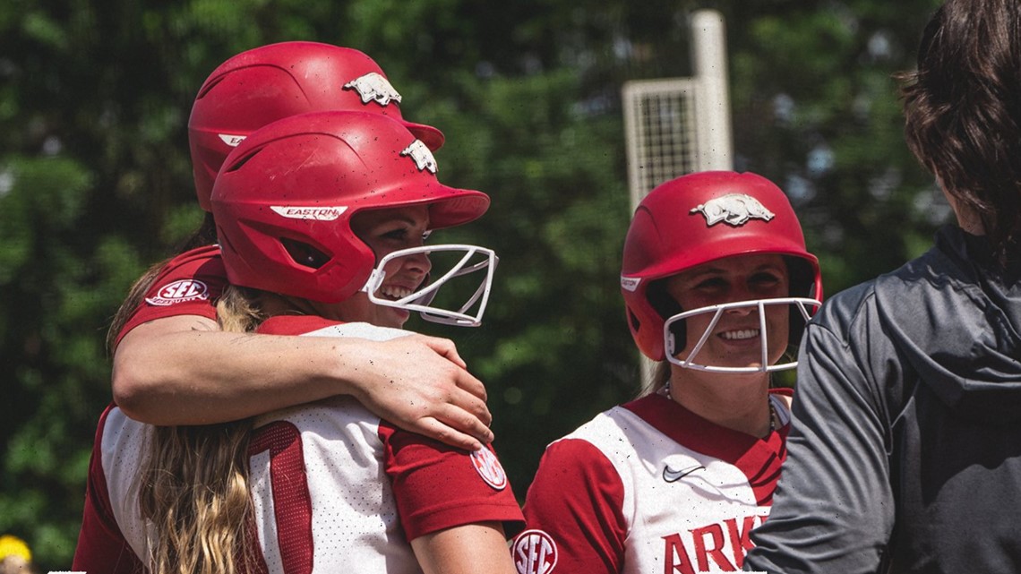 Razorback softball defeats Florida 54, clinches first series win over
