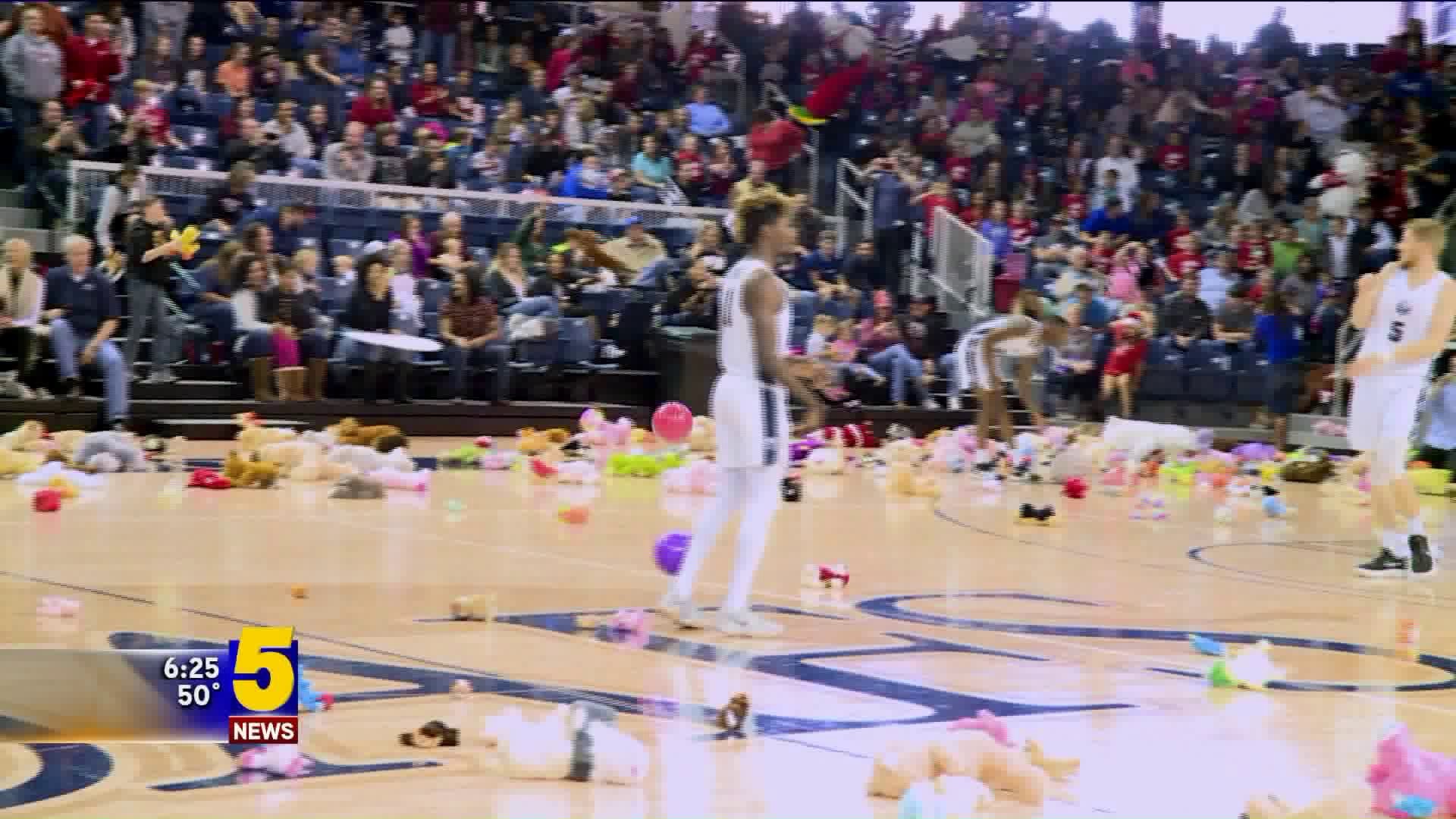 Outside Of Toy Toss, UAFS Basketball Involved In Community