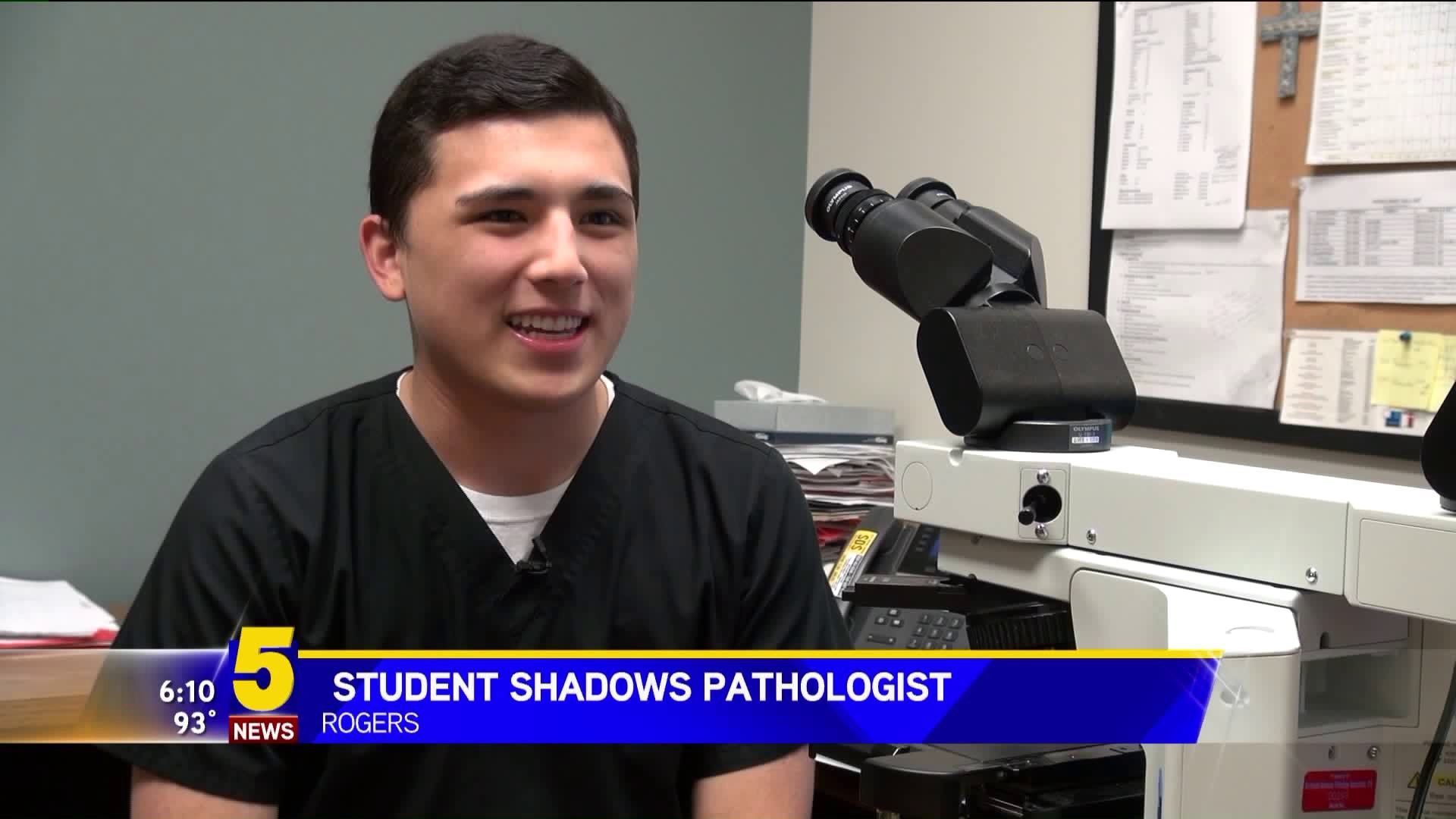 Student Shadows Pathologist