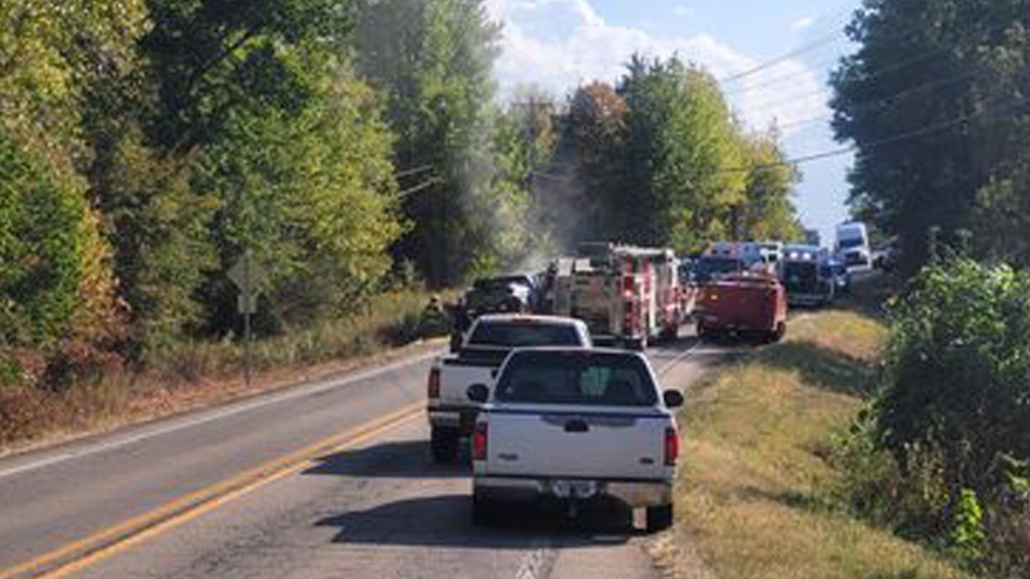 Headon crash in Van Buren leaves 1 dead, 1 injured