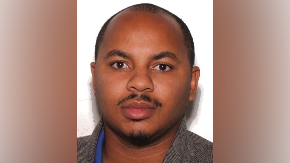 Fort Smith police identify bank robbery suspect, say he is 'armed and extremely dangerous'