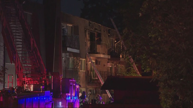 1 person dead after apartment fire in Vancouver