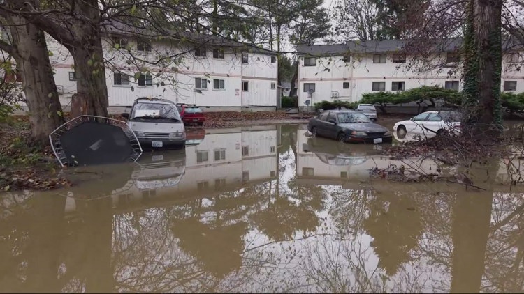 Oregon Red Cross volunteer aids western Washington as flood displaces hundreds