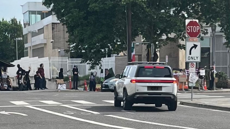 Multiple arrested outside Portland ICE facility for setting fires