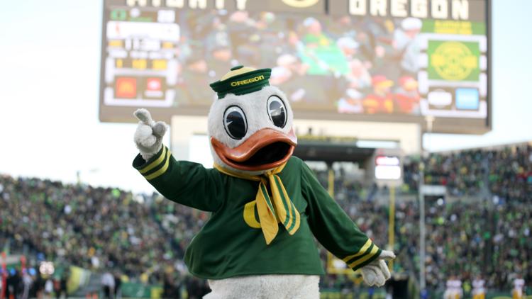Oregon is back in the Top 5 of the AP Top 25 poll, Miami leads pack of 5 ranked ACC teams