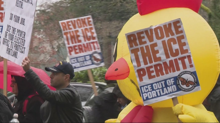 Immigrant's rights group activist held protest outside Portland mayor's house