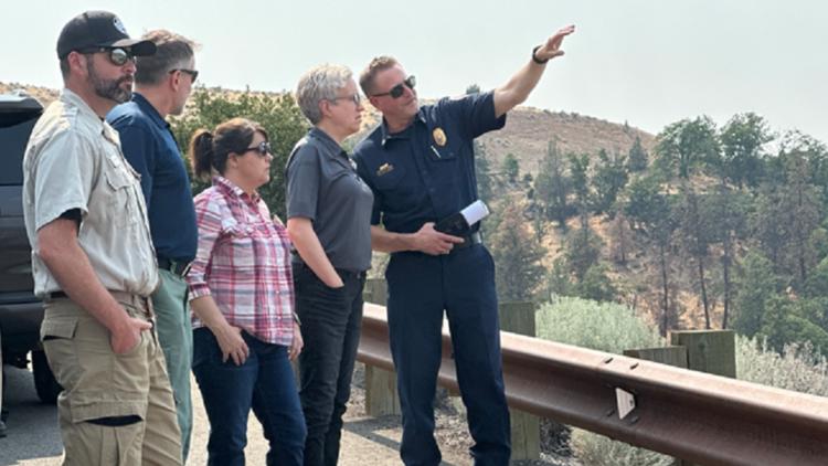 Oregon governor tours Larch Creek Fire in Wasco County