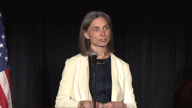 Maxine Dexter funds her own trip to El Salvador for detained Maryland resident, KGW confirms