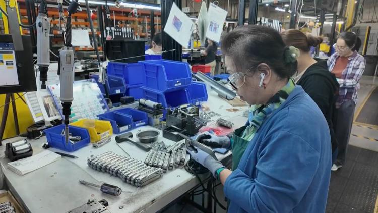 Leatherman inventor gives KGW tour of factory amid book launch