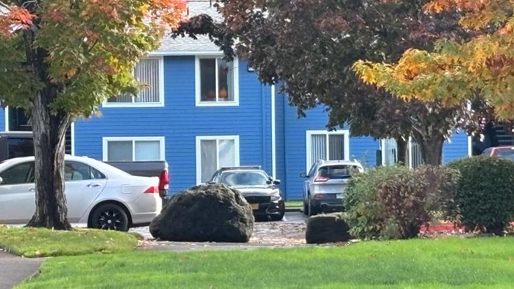 10-year-old Oregon girl kidnapped from home in middle of the night, then found alive, tied up in closet