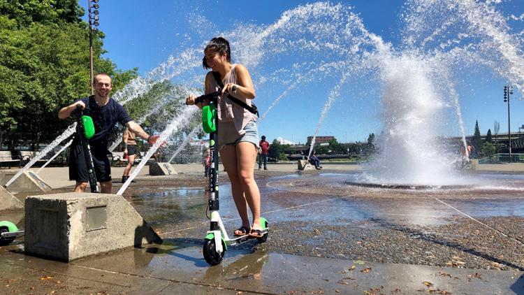 How many days will rise above 90 and 100 degrees in Portland this summer?