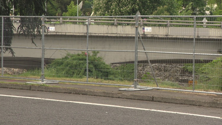 Homeless teenagers camping near I-405 are forced to leave as city, state build $900K fences