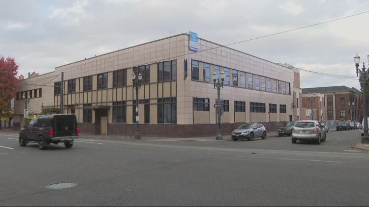 Mayor announces new sober shelter beds in Southeast Portland: 'Meet everyone where they're at'