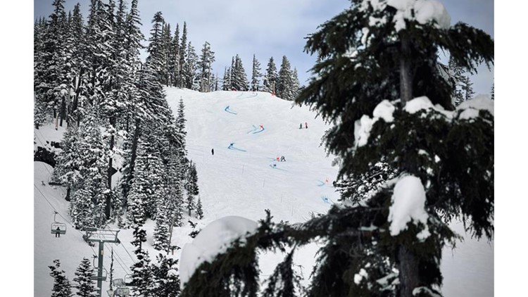 'It’s nice': Skiers, snowboarders rush to Mount Hood after fresh snowpack