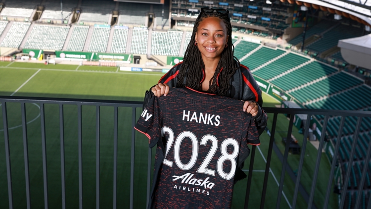 Portland Thorns bring on new forward with Morgan Weaver, Sophia Wilson out for the season