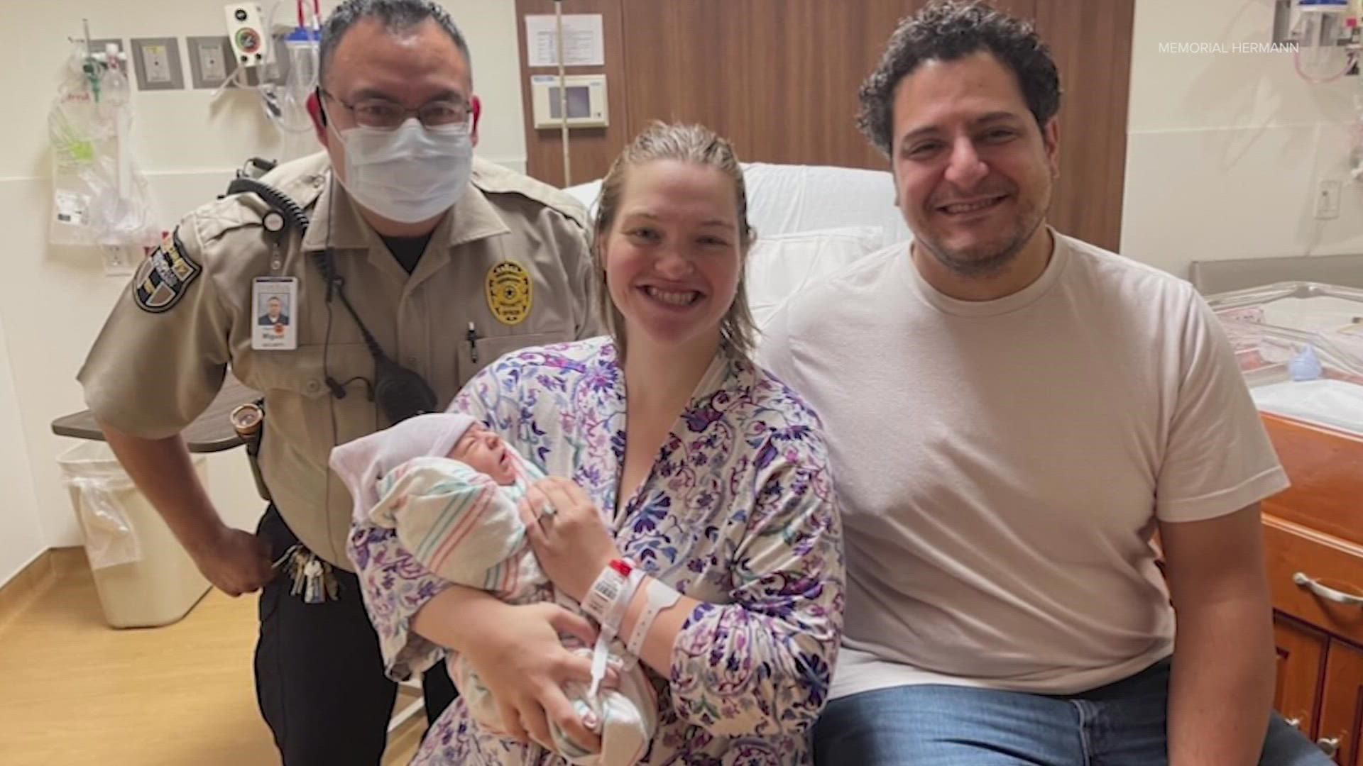 Mom delivers baby girl in family car's front seat outside Texas