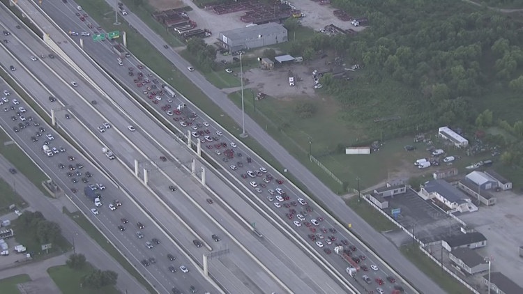 SH 288 reopens southbound near Beltway 8 following deadly crash
