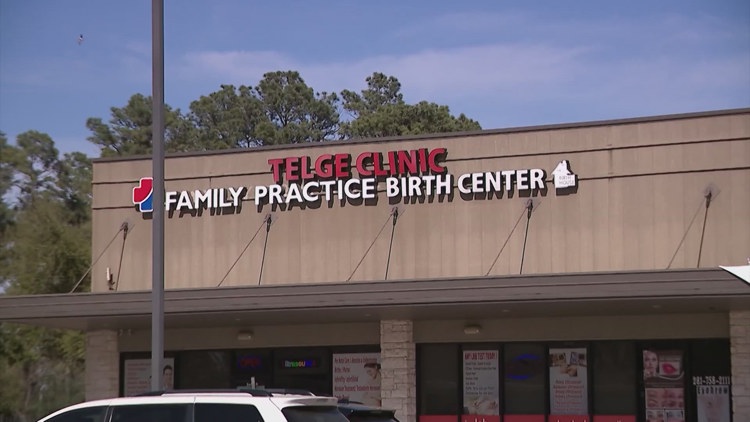 Texas appeals court allows midwife accused of illegal abortions to reopen clinics