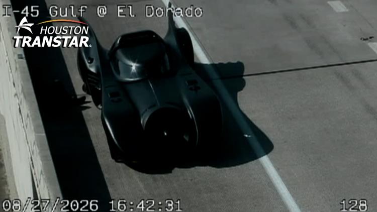 Batmobile caught on camera stranded on Texas highway