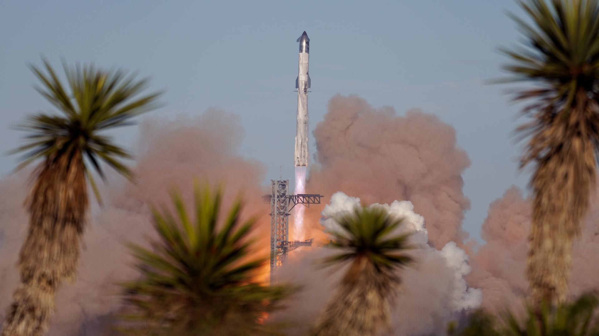 SpaceX South Texas rocket launch Spaceship destroyed, booster caught