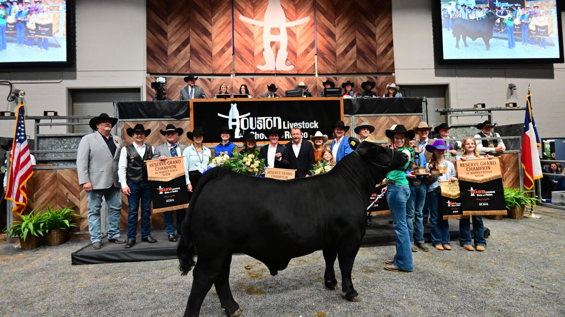 Steer Grand Champion ties Houston Rodeo's auction record