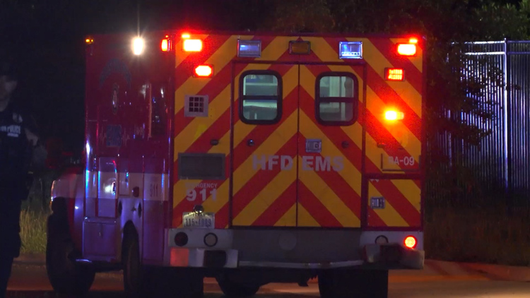 Police looking for driver after man in wheelchair hit, killed by car in Sunnyside area