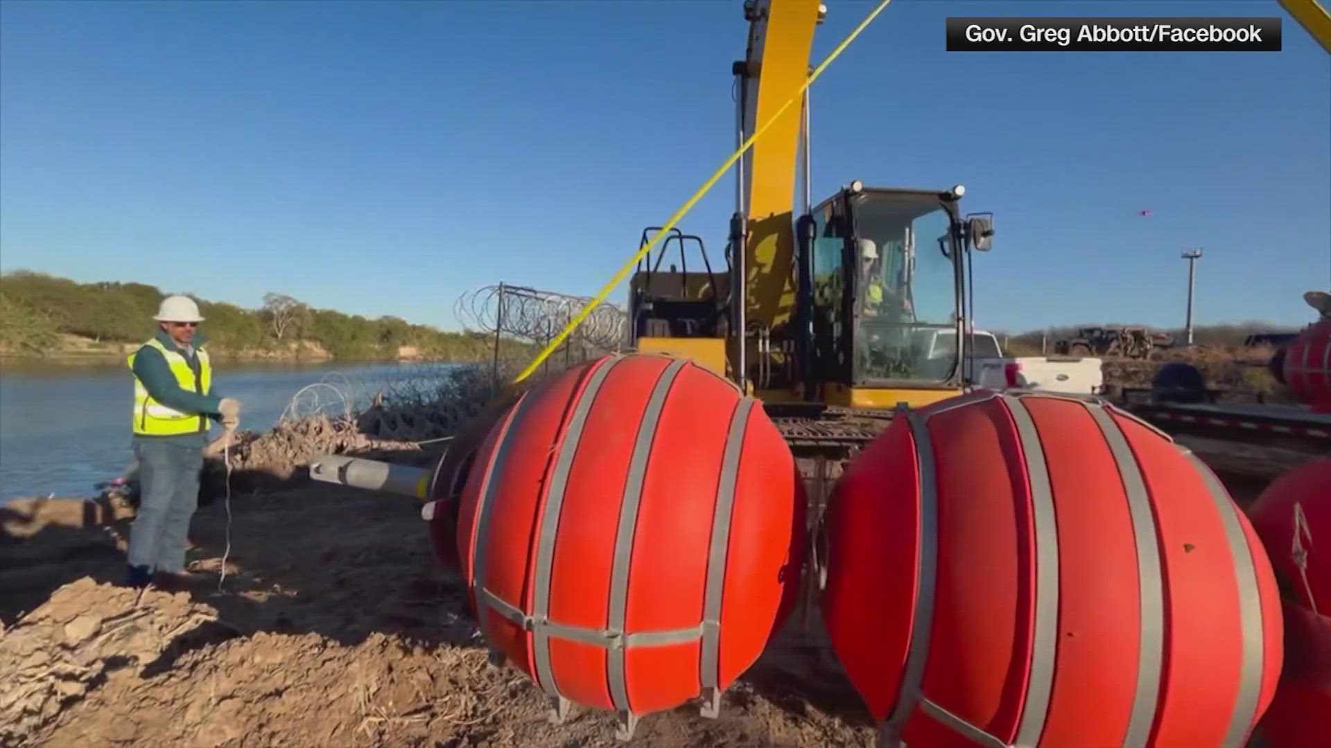 Texas installs more border buoys | wthr.com