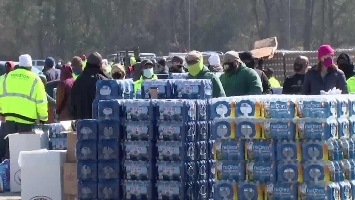 Where can I get free water and food in the Houston area? - Vimarsana News