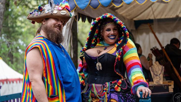 Meet the Texans up for America's Favorite Couple