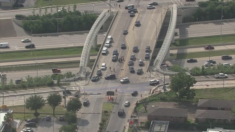 HPD: Suspect dies after he was shot by officer near Houston Museum District