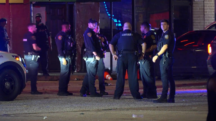 HPD: Gun fired while officers tried to break up massive crowd in north Houston