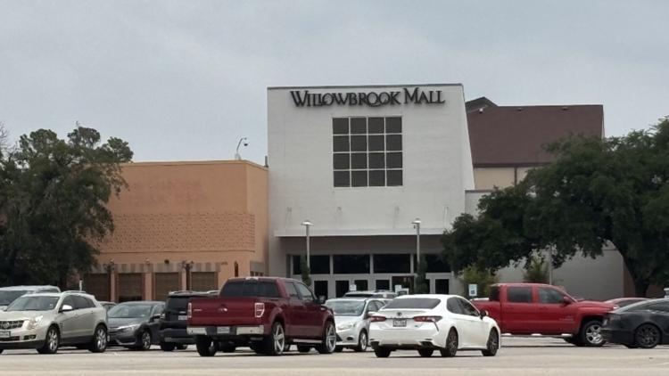 Willowbrook Mall adds curfew in light of posts on social media