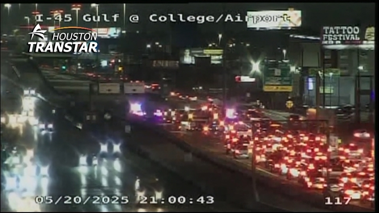 Major crash involving motorcycle, multiple vehicles slows I-45 Gulf Freeway near Monroe