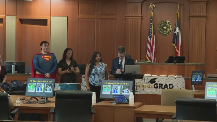 'Kind of expected to fail' | Harris County foster youth celebrate graduation milestone