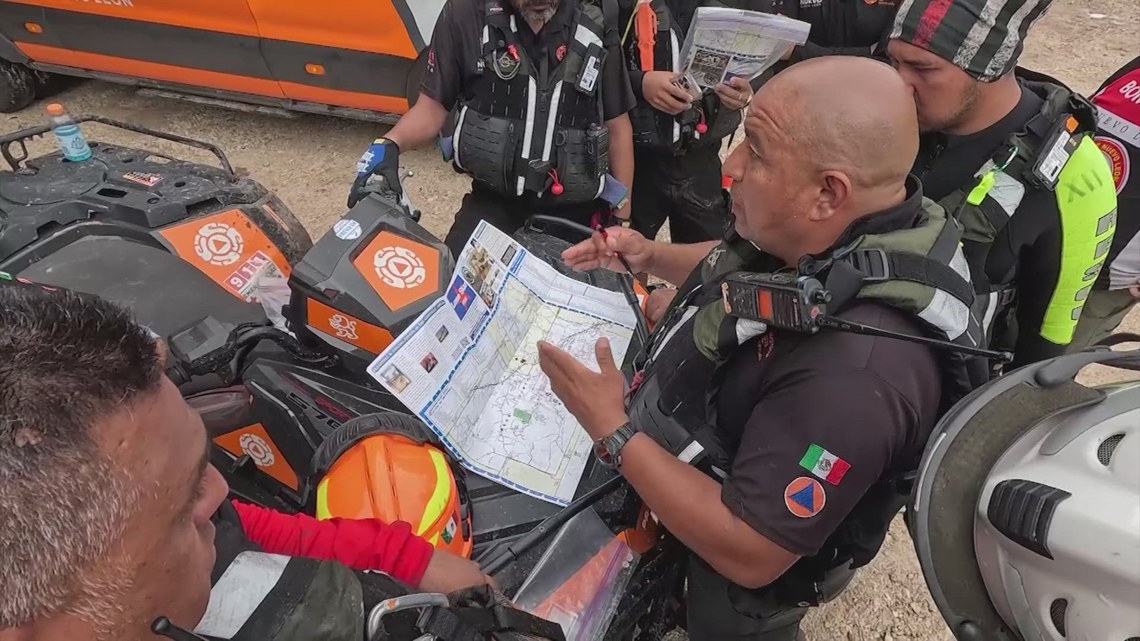 Equipo de rescate de México comparte estragos en búsqueda de víctimas de las inundaciones en Texas