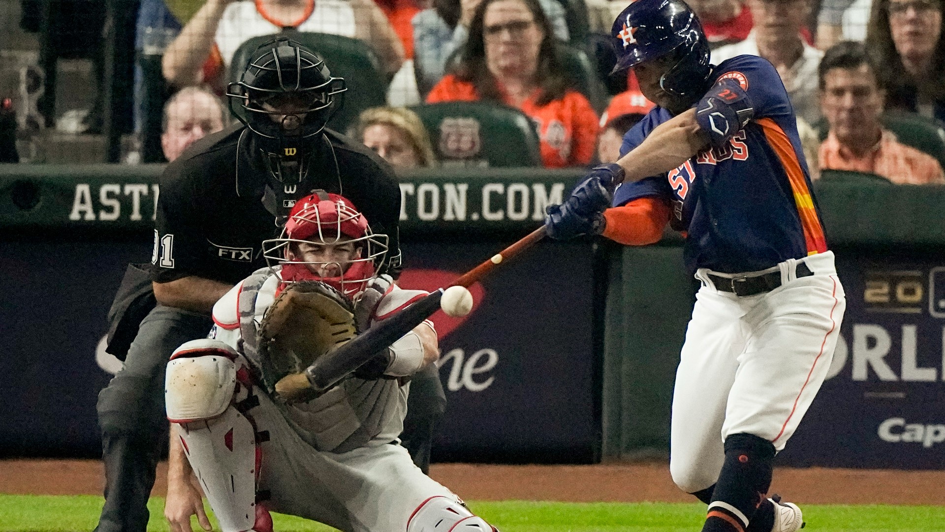 World Series: Tied 1-all, Astros-Phils resume after rainout
