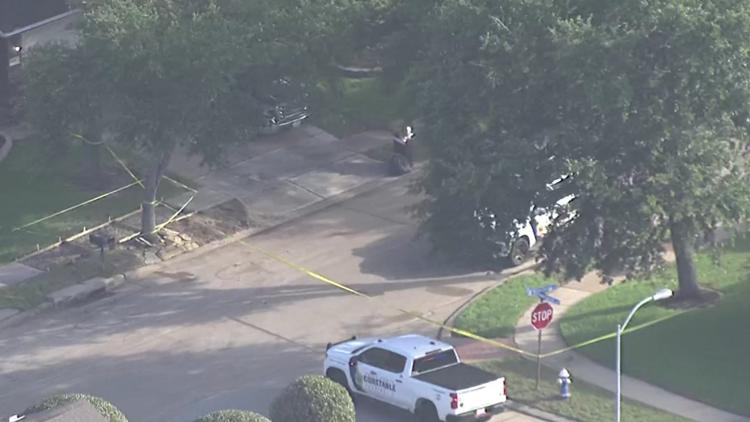 Teen boy, woman found dead in southeast Harris County, sheriff says