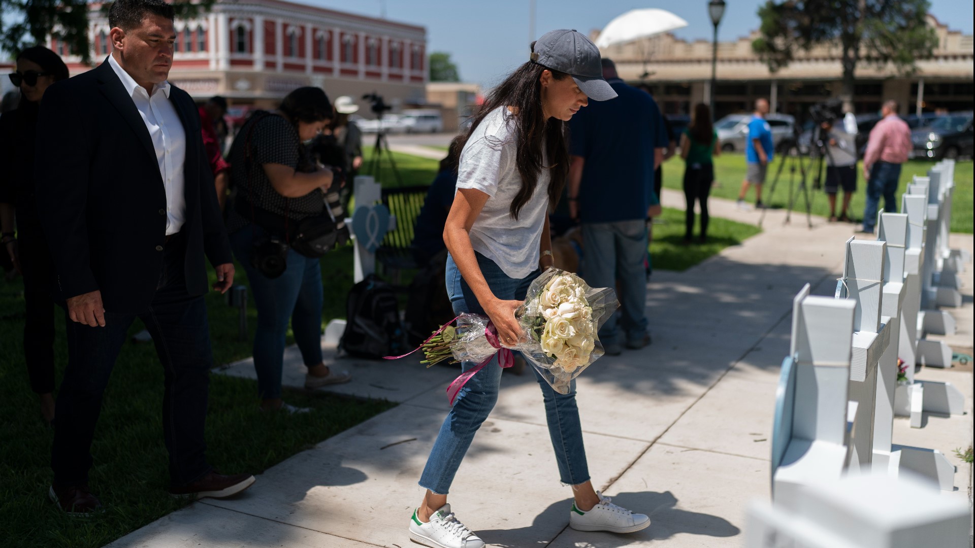 The Duchess of Sussex left flowers at the memorial set up in front of the courthouse in Uvalde, Texas.