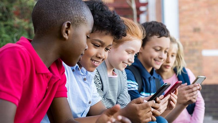 Is your child ready for a cell phone? Here's a tool to help you make that call