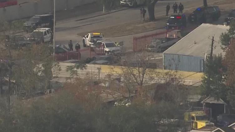 Wild police chase in southeast Houston ends with suspect in custody
