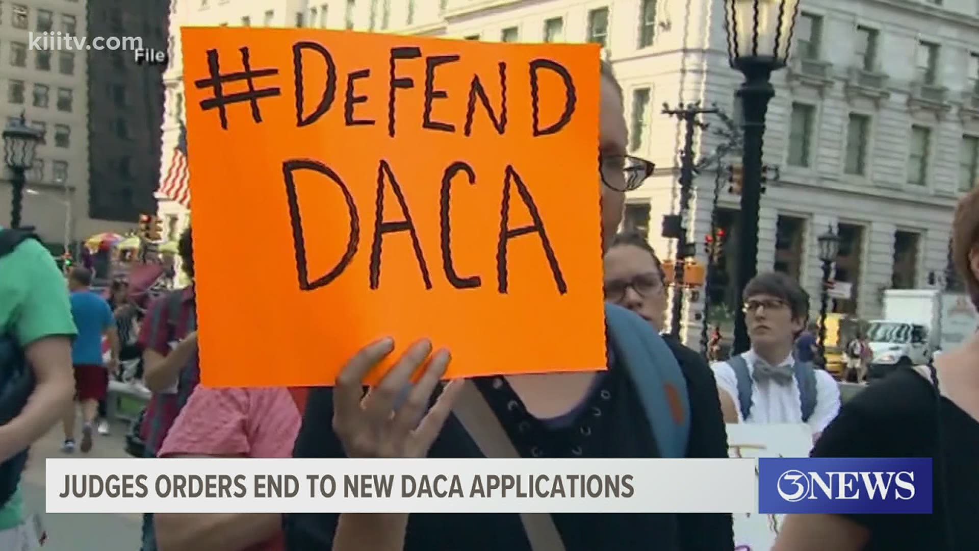 A Texas judge has ordered the federal government to stop granting new DACA applications.