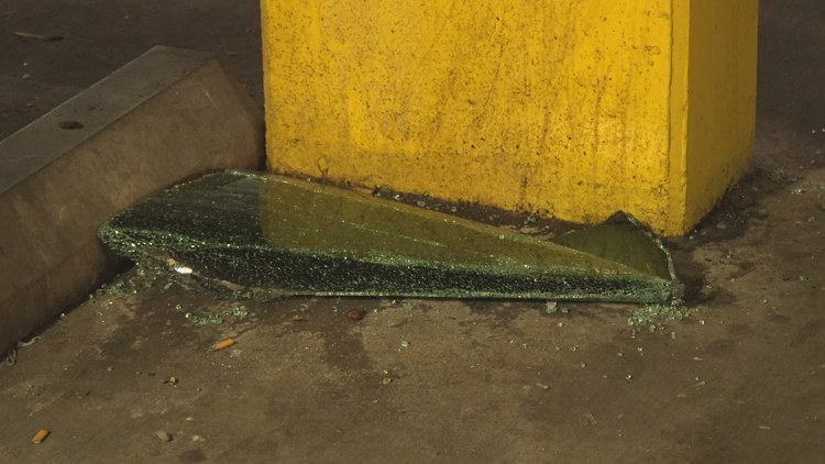 Multiple car windows smashed inside south Seattle apartment garage