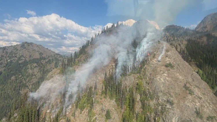 Hot, dry weekend weather fuels new wildfire activity across Washington