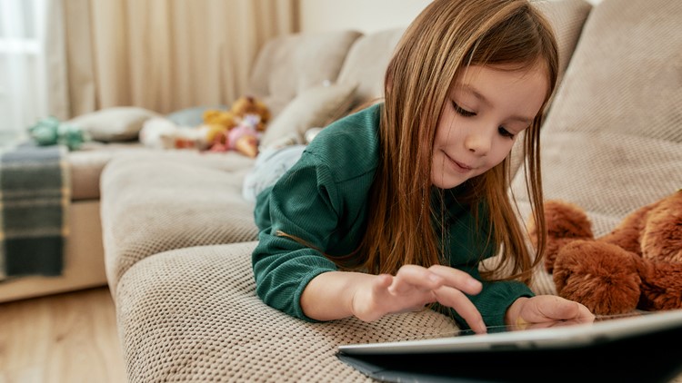 Seattle Public Schools limits screen time, ends individual tablets for K-2 students