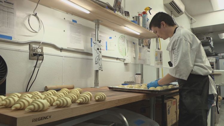 Starbucks closes hundreds more stores as local businesses move into former Seattle locations