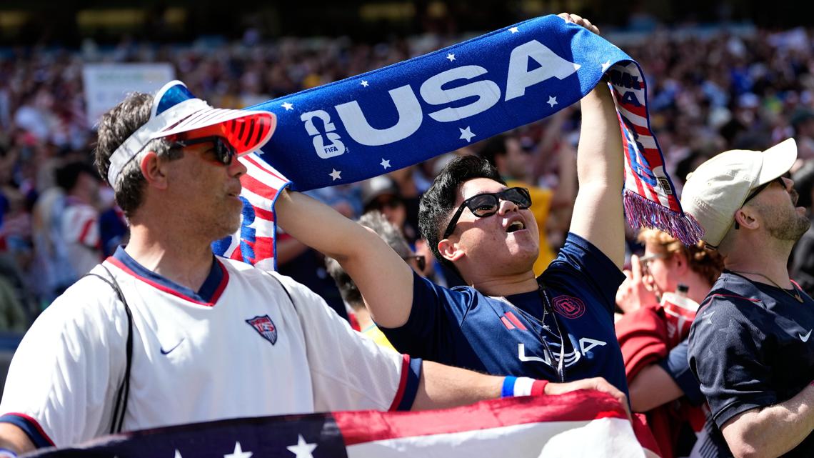 'Let's go win it all!': Fans celebrate US World Cup win across Seattle