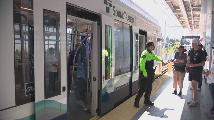 Light rail service resumes after nearly 15-hour power issue impacting Northgate and Capitol Hill stations