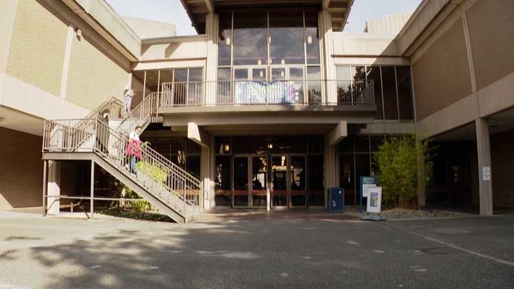 Edmonds College Student Arrested for Visa Overstay; ICE Reports Saturday Campus Apprehension