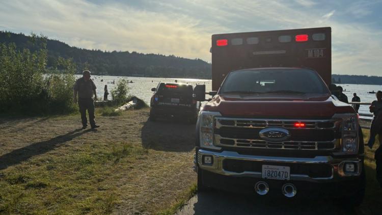 Witnesses pull man from Lake Sammamish, perform CPR